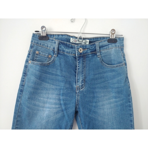 Miss Natalie Jeans - Picture 3 of 7